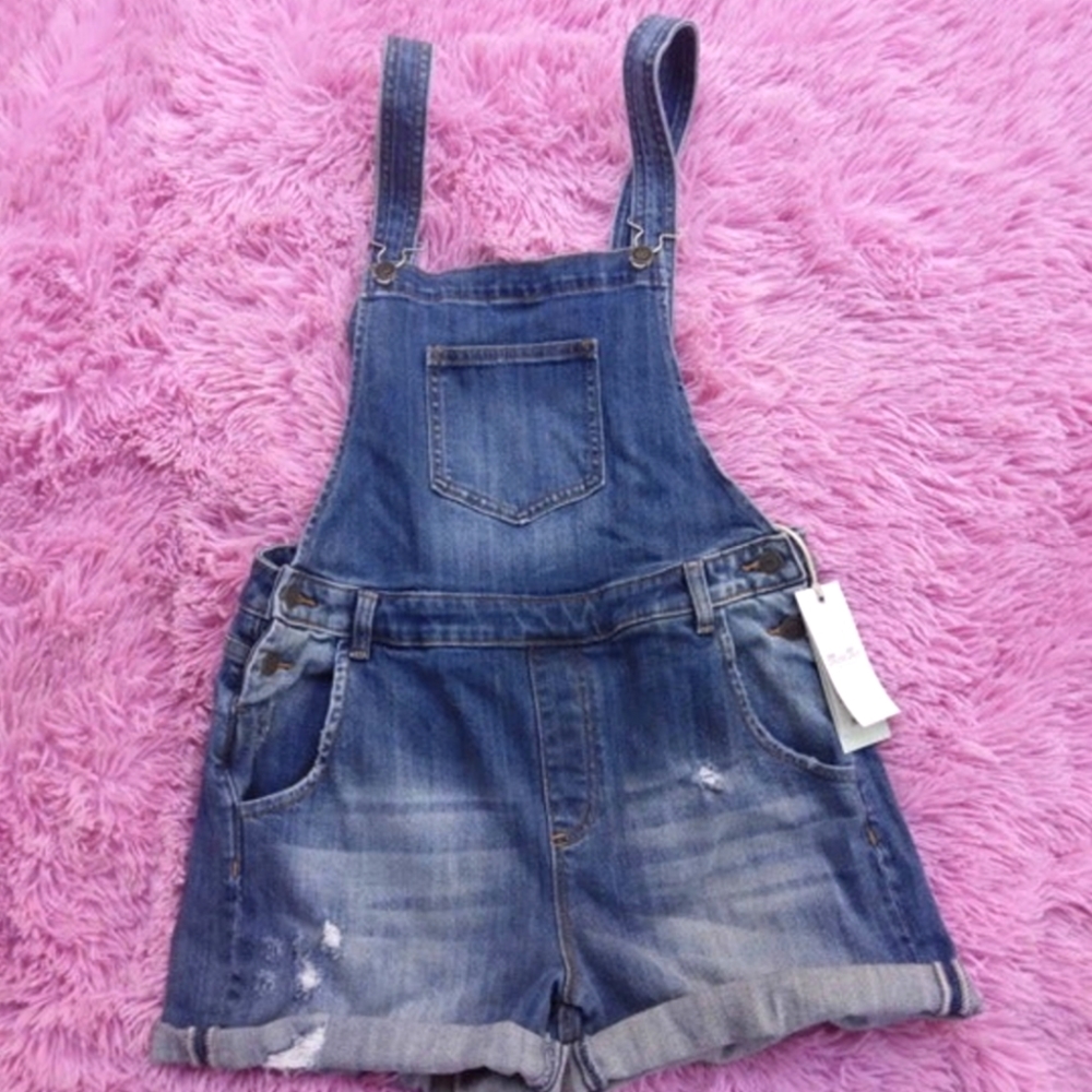 Overall shorts
